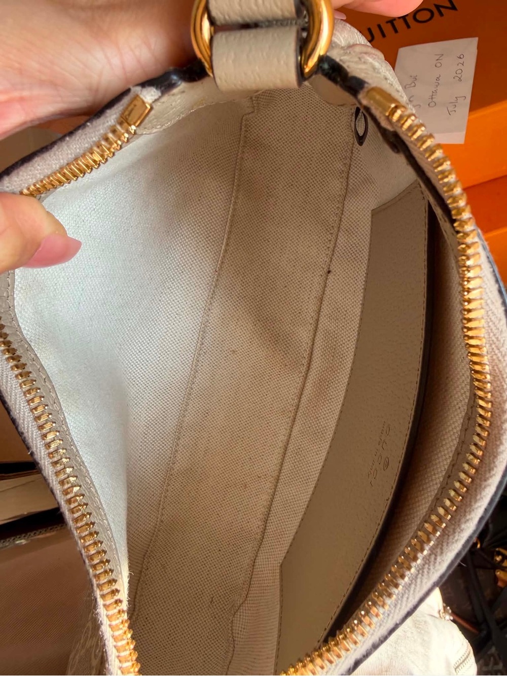 Gucci Beige GG Supreme Shoulder Bag with Gold Hardware - Picture 15 of 16